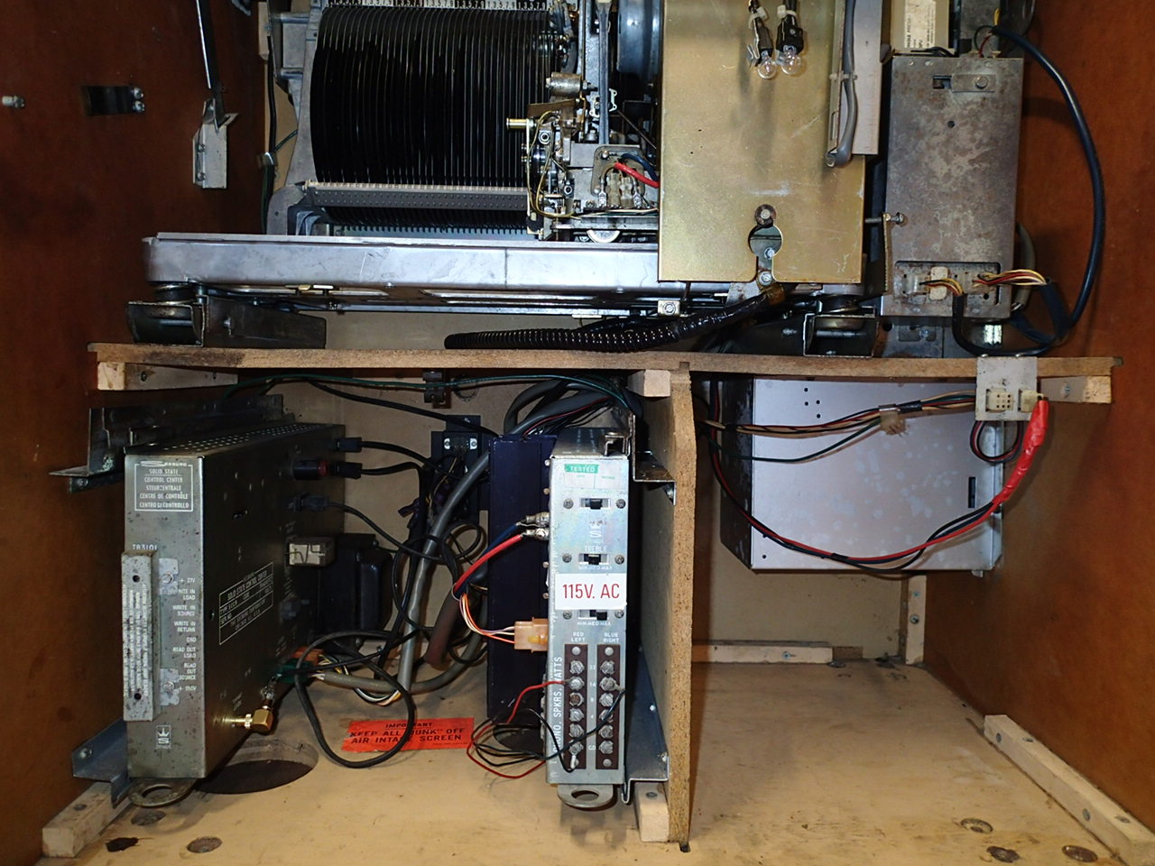 SCC9 and TSA6 Amp in my SE100 Goldenjet.JPG