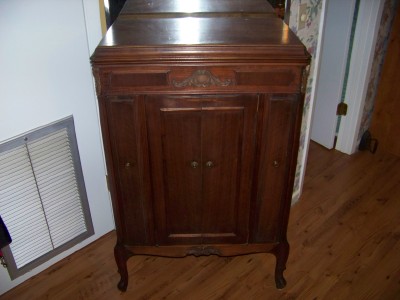 credenza 3.jpg