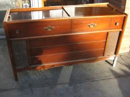 Dot and Earl Magnavox(Aunt Jean).jpg