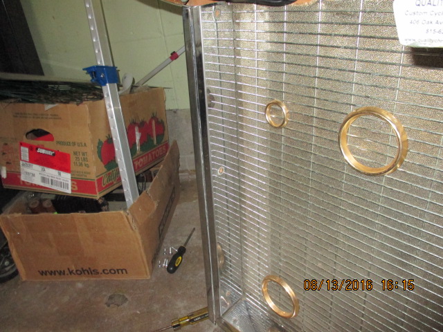 3 screws this side.JPG