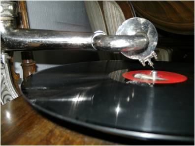 Gramophone repaired 3.jpg