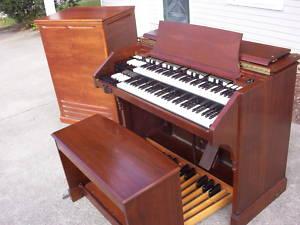 Hammond C3 with Leslie.jpg